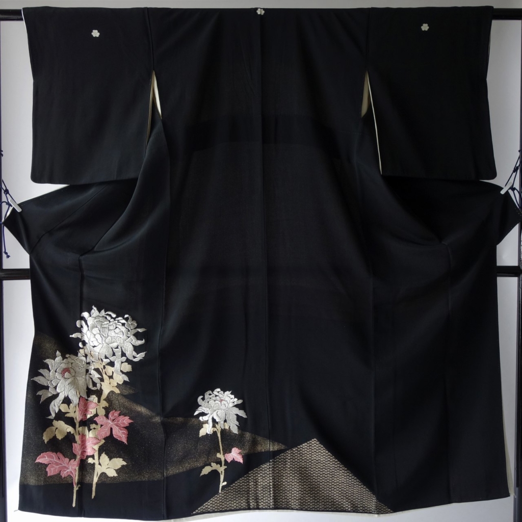 黒留袖着物リメイク/モモンガKIMONO羽織(菊一輪) 2wayショール/セミ 