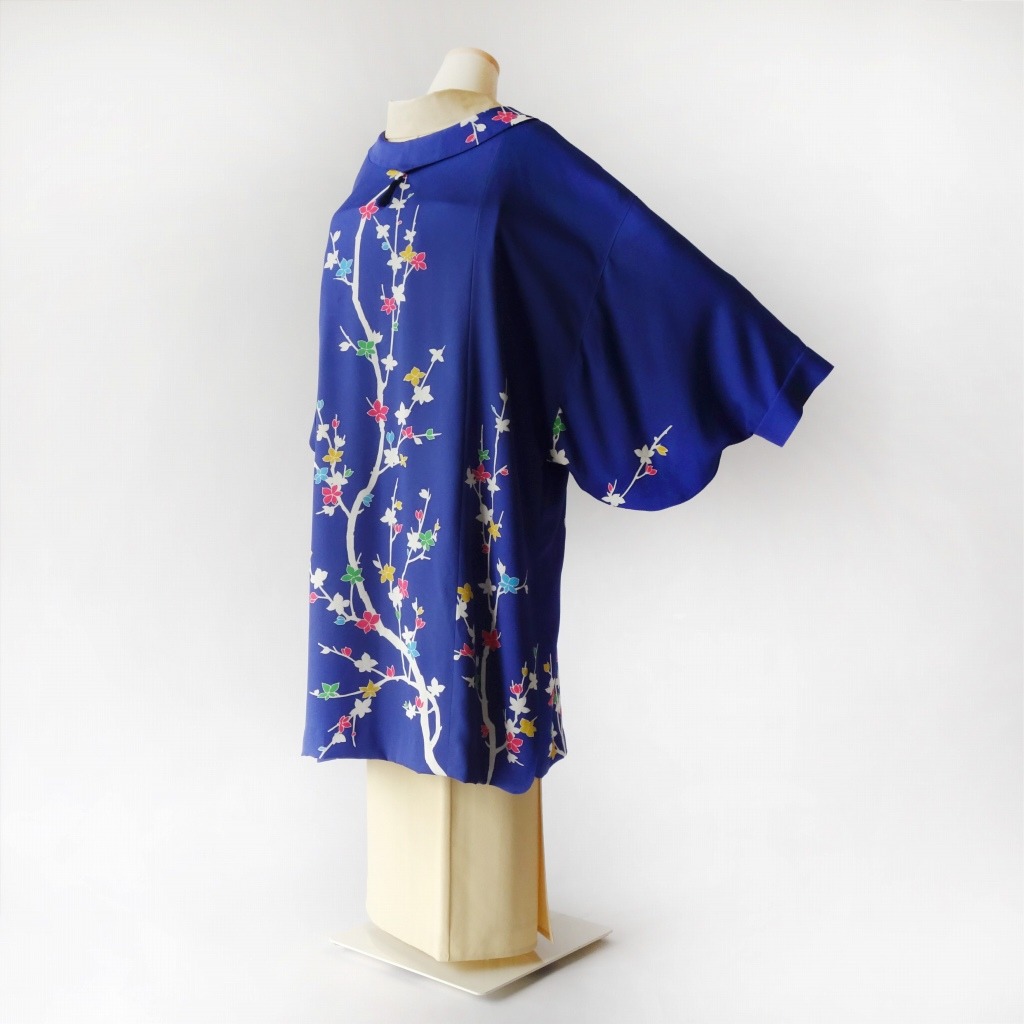 訪問着から制作したデザイン袖のスリット入り羽織コートHITATARE（和洋兼用）/華花火/ 正絹 着物リメイク