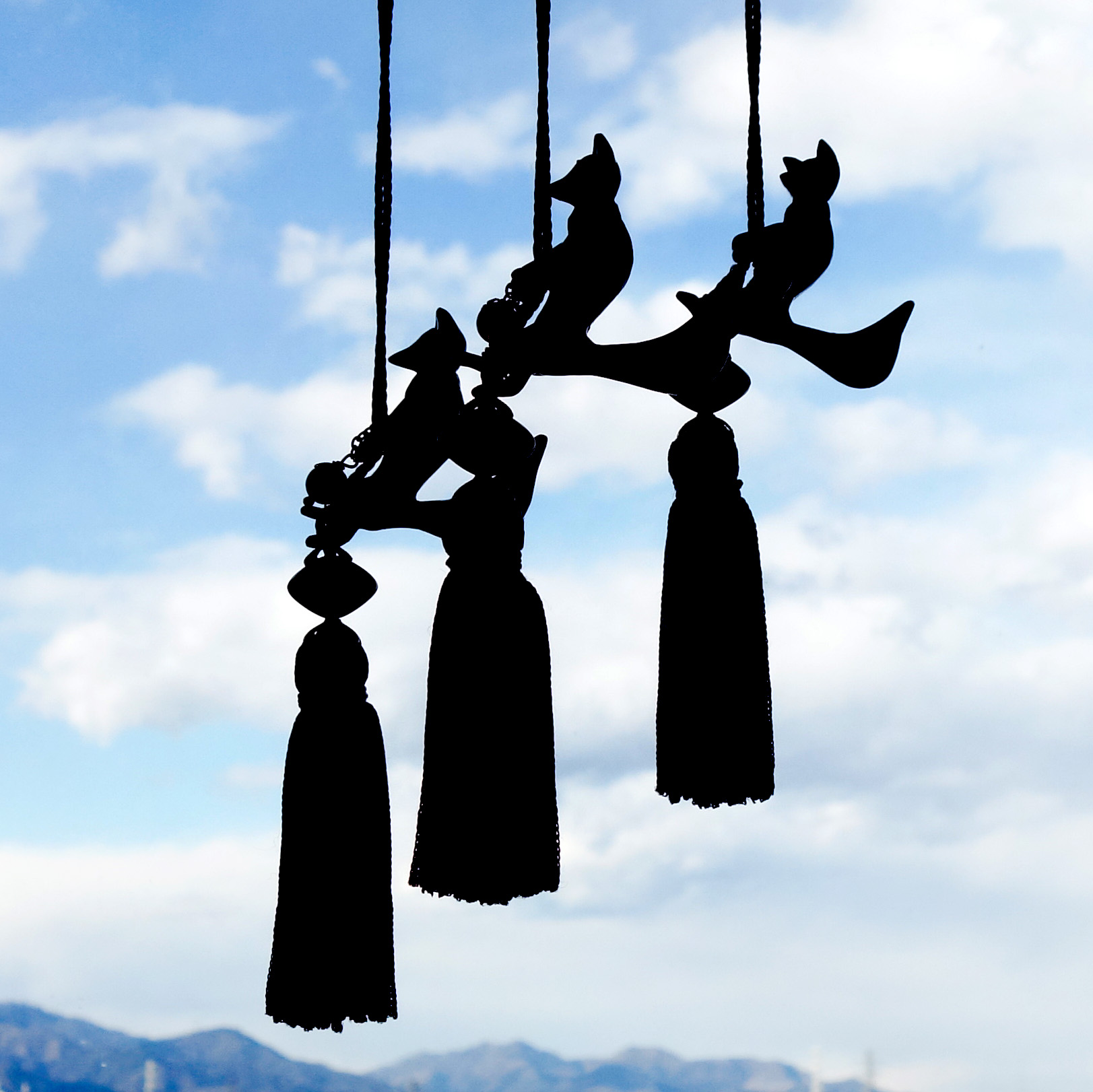 12ヵ月の誕生石から選べる天然石 お守り提灯狐 きつねの帯飾り / 薄墨グラデーションタッセル