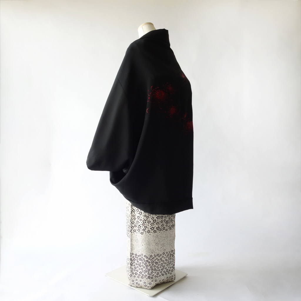 赤い花の未着用絵羽織からのモモンガ着物羽織