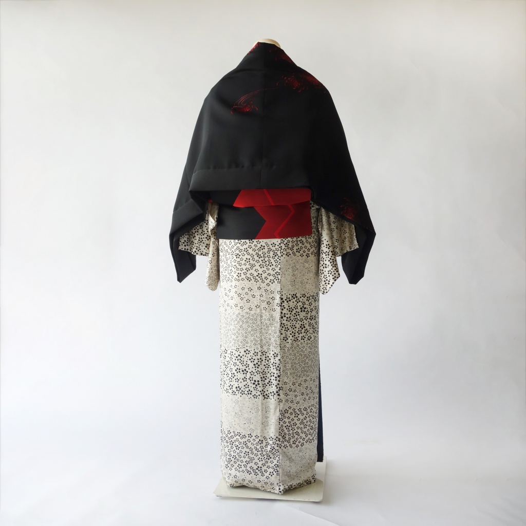 赤い花の未着用絵羽織からのモモンガ着物羽織