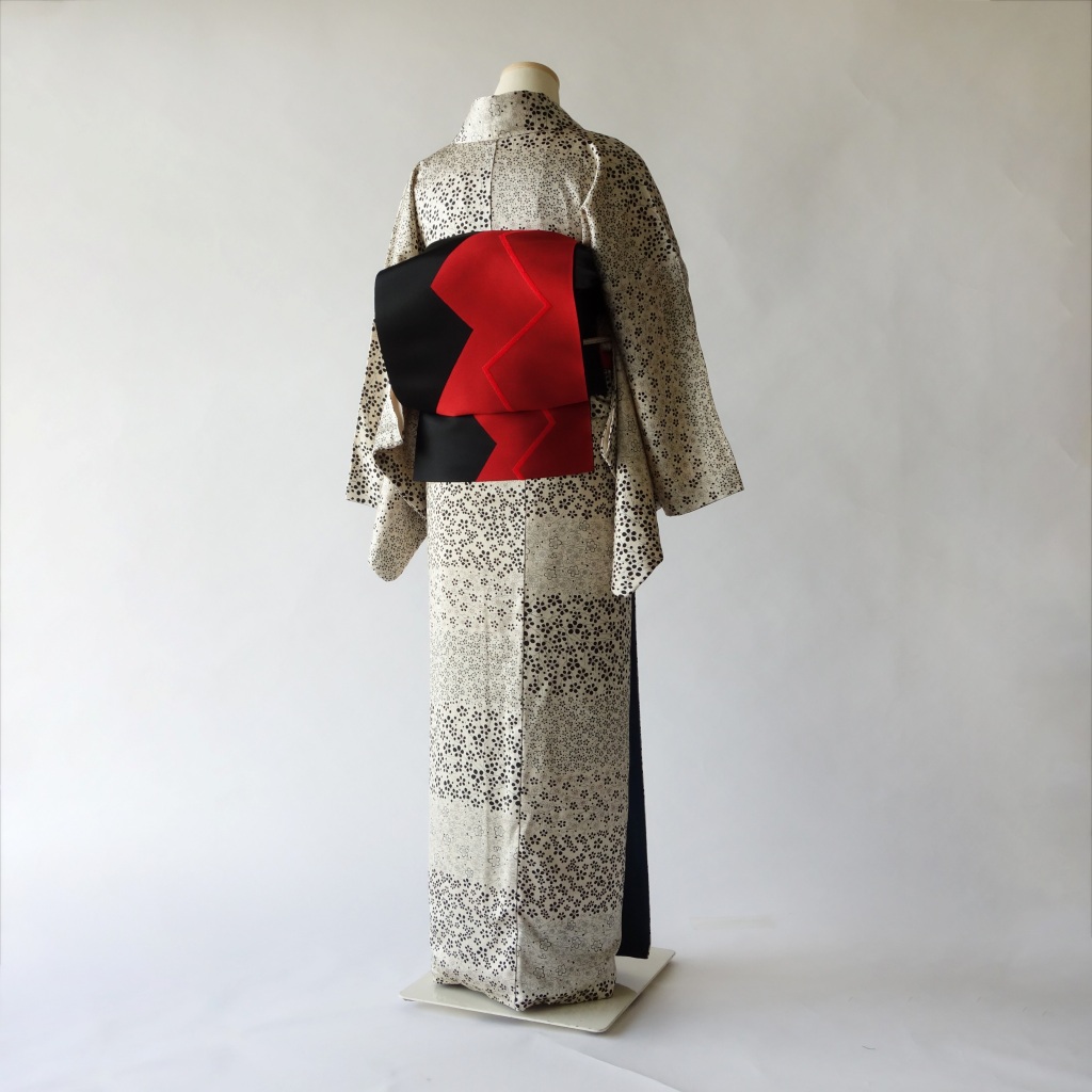 赤い花の未着用絵羽織からのモモンガ着物羽織