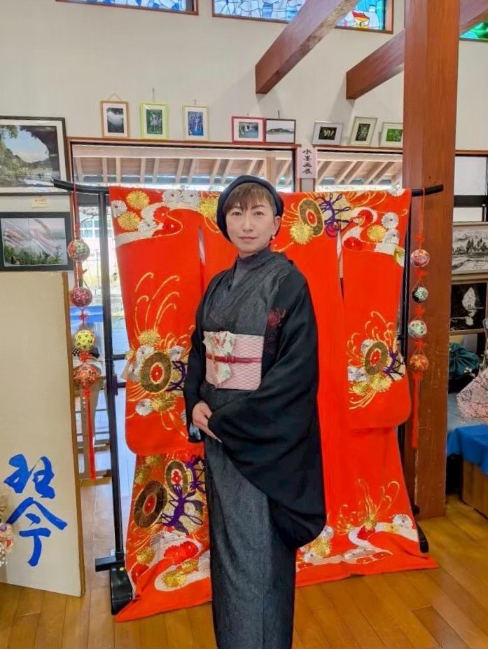 赤い花の未着用絵羽織からのモモンガ着物羽織