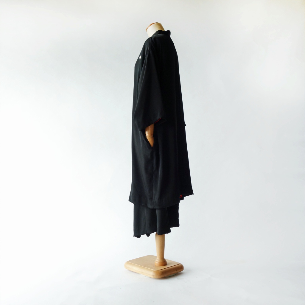 祖母の喪服をリメイク｜アメリカ在住の方からご依頼のワンピースコートと和小物制作