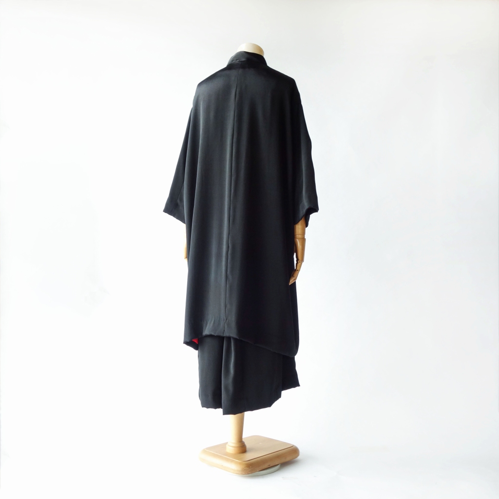 祖母の喪服をリメイク｜アメリカ在住の方からご依頼のワンピースコートと和小物制作