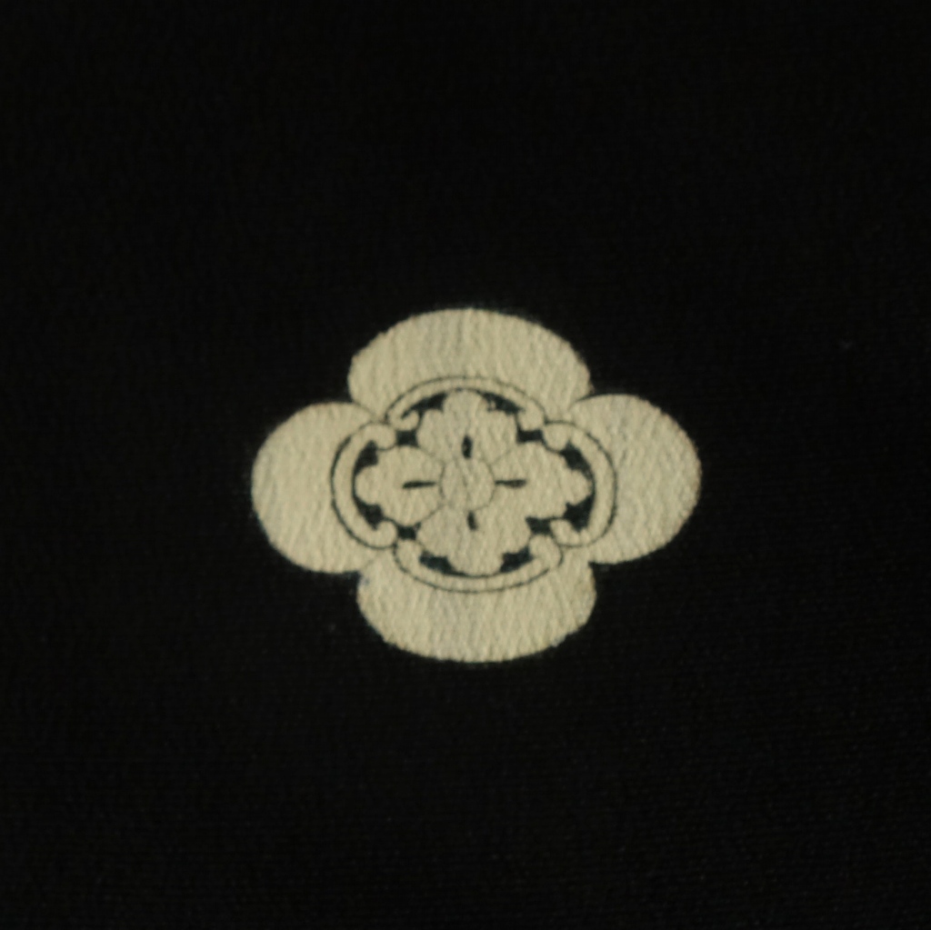 祖母の喪服をリメイク｜アメリカ在住の方からご依頼のワンピースコートと和小物制作