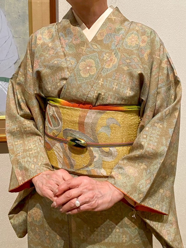 平塚美術館の展示作品と着物スタイル　帯回り
